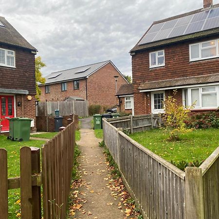 Cosy Apartment With Private Access And Kitchenette In Guildford (Adults Only) Worplesdon Buitenkant foto