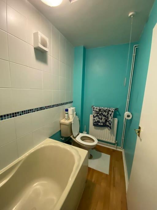 Cosy Apartment With Private Access And Kitchenette In Guildford (Adults Only) Worplesdon Buitenkant foto