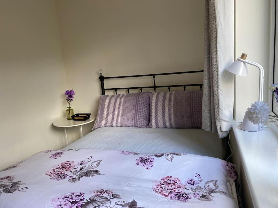 Cosy Apartment With Private Access And Kitchenette In Guildford (Adults Only) Worplesdon Buitenkant foto