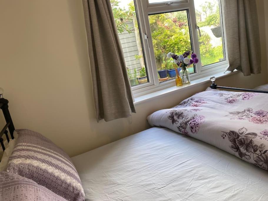 Cosy Apartment With Private Access And Kitchenette In Guildford (Adults Only) Worplesdon Buitenkant foto
