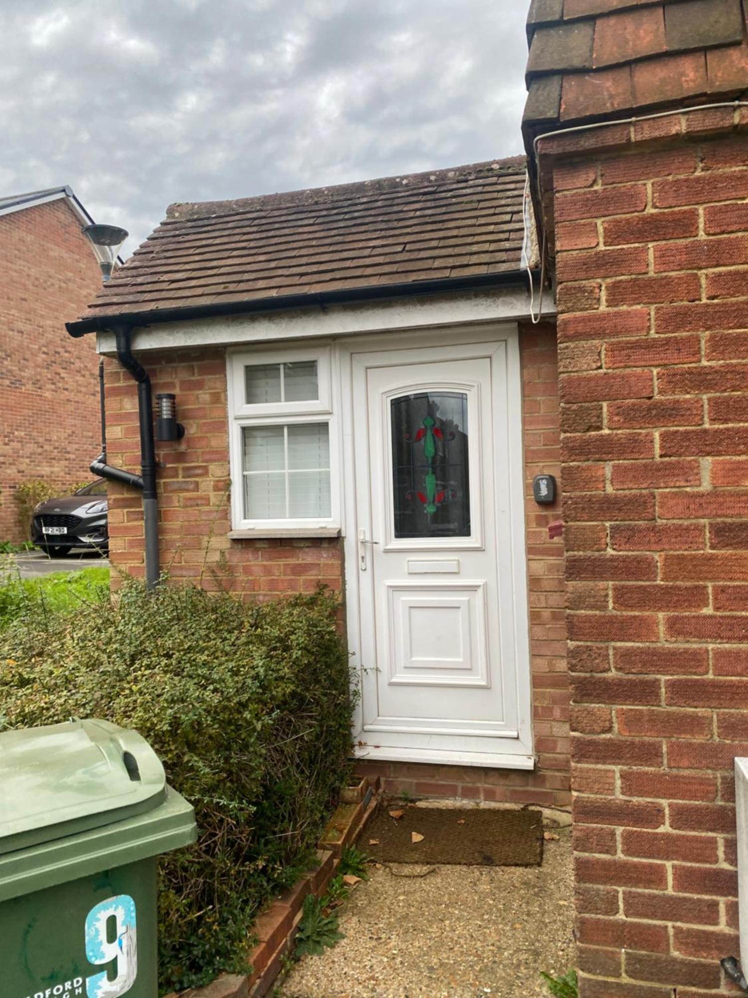 Cosy Apartment With Private Access And Kitchenette In Guildford (Adults Only) Worplesdon Buitenkant foto